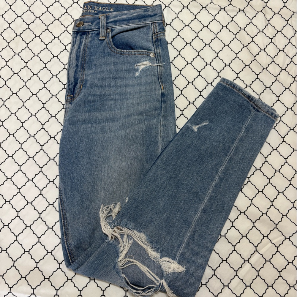 American Eagle Outfitters Mom Jeans